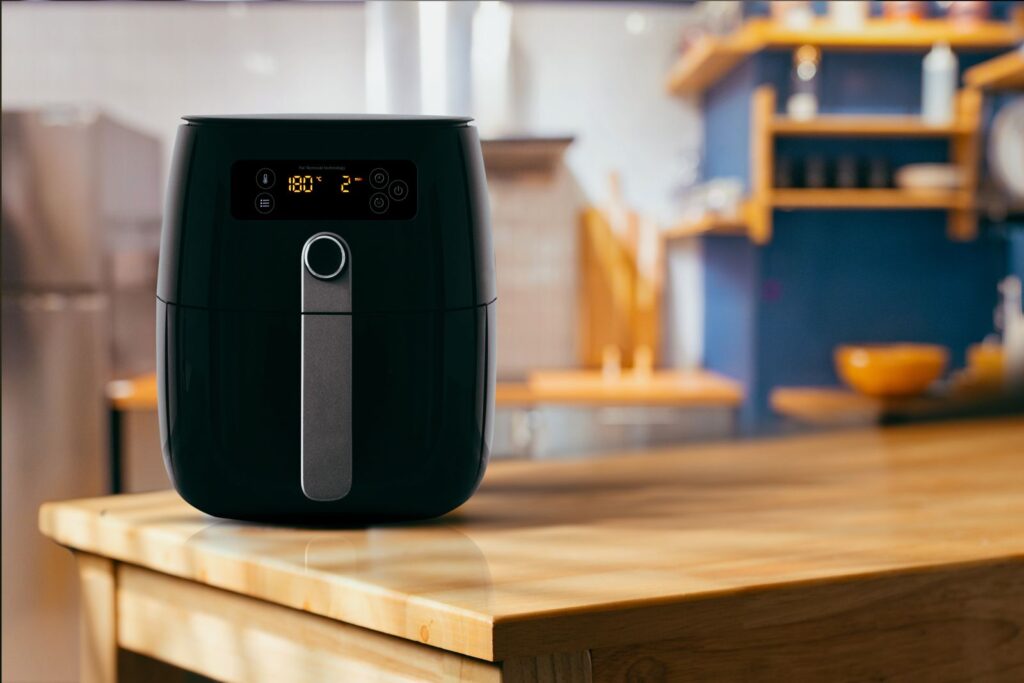 Air fryer on a kitchen counter for the best air fryers in India guide